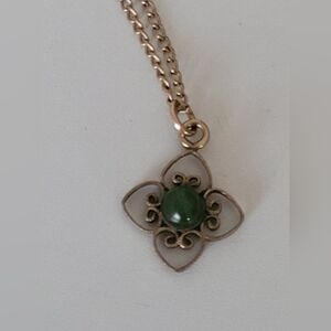 Vintage Artistry 1/20 12k GF Gold Filled Nephrite Jade Filigree Flower Necklace